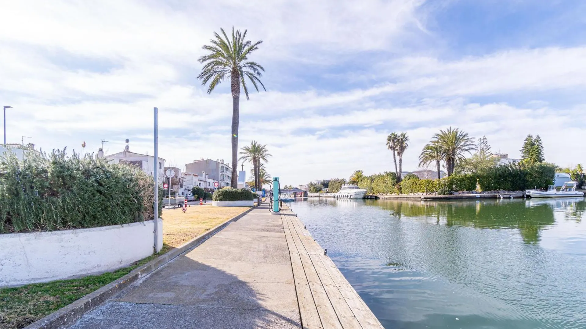 167-Apartamento En Empuriabrava Con Vistas Al Puerto- Empurialola 0*,